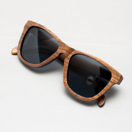 Поляризирани дървени очила