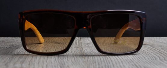 Правоъгълни очила с бамбукови дръжки